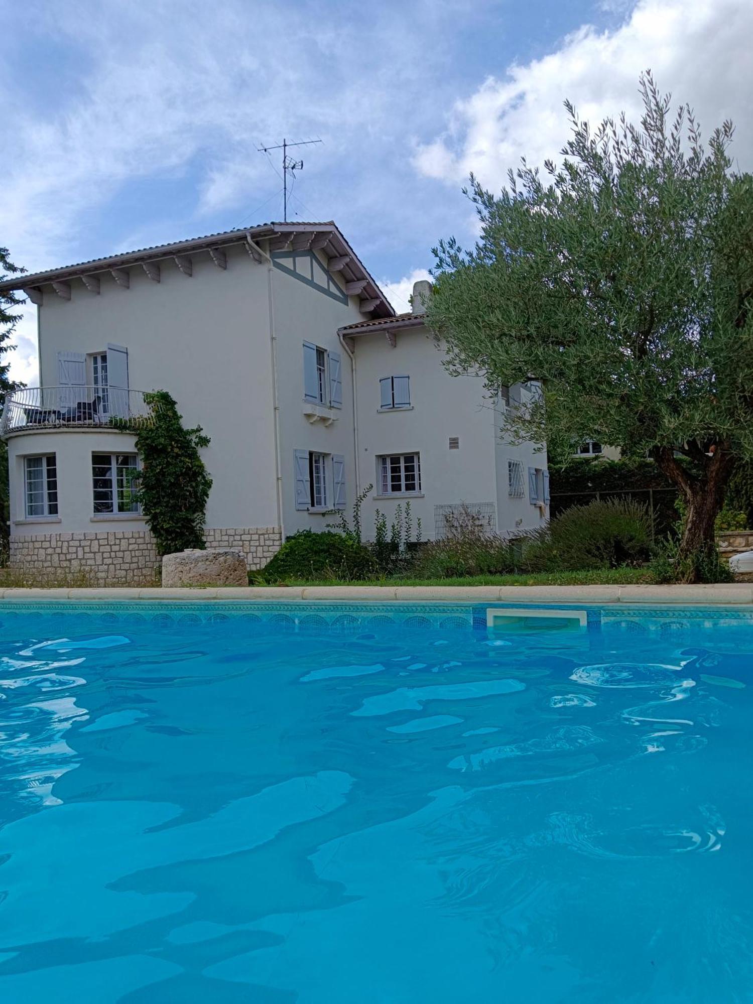 La Maison Basque Sainte-Livrade-sur-Lot Buitenkant foto