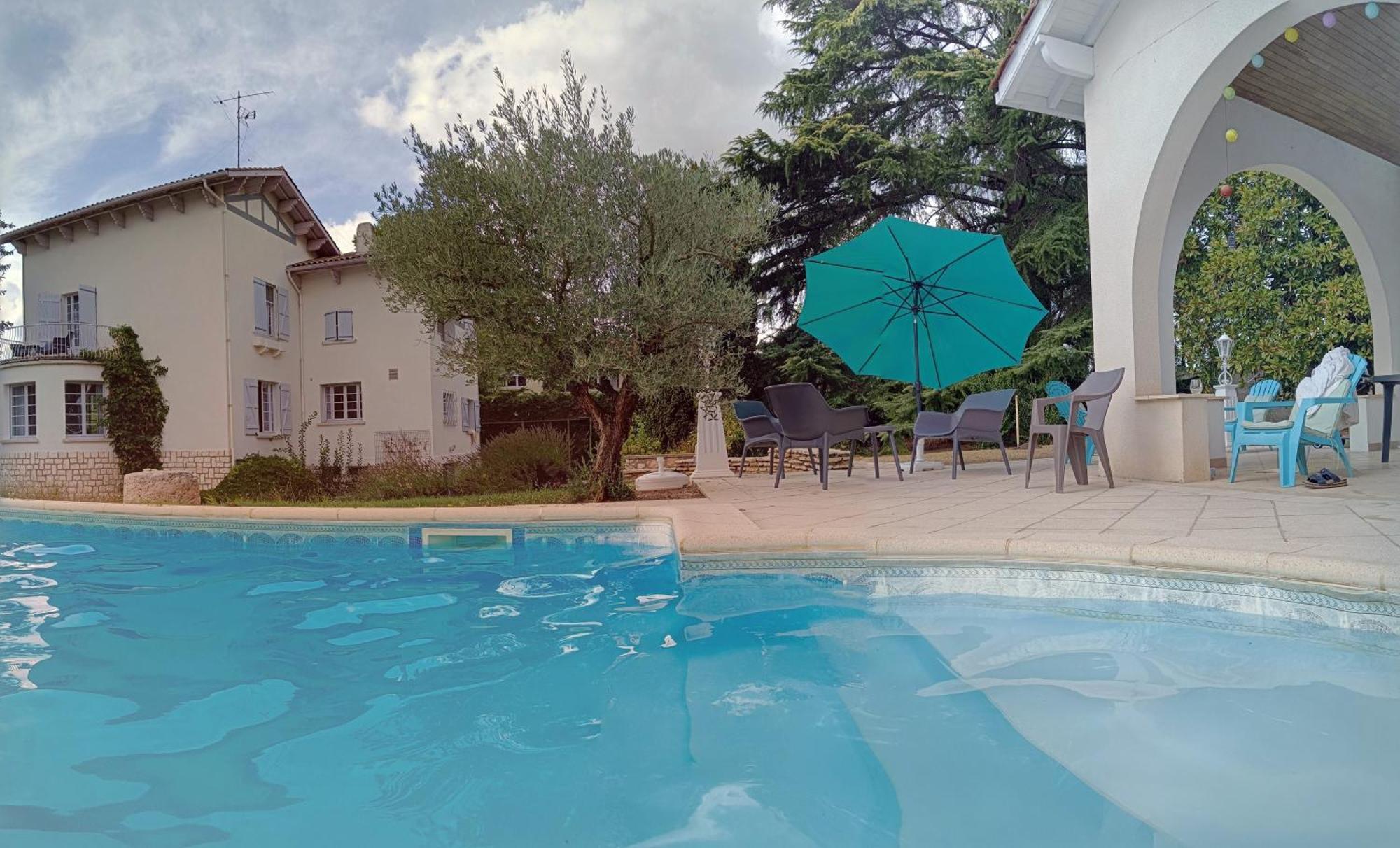La Maison Basque Sainte-Livrade-sur-Lot Buitenkant foto