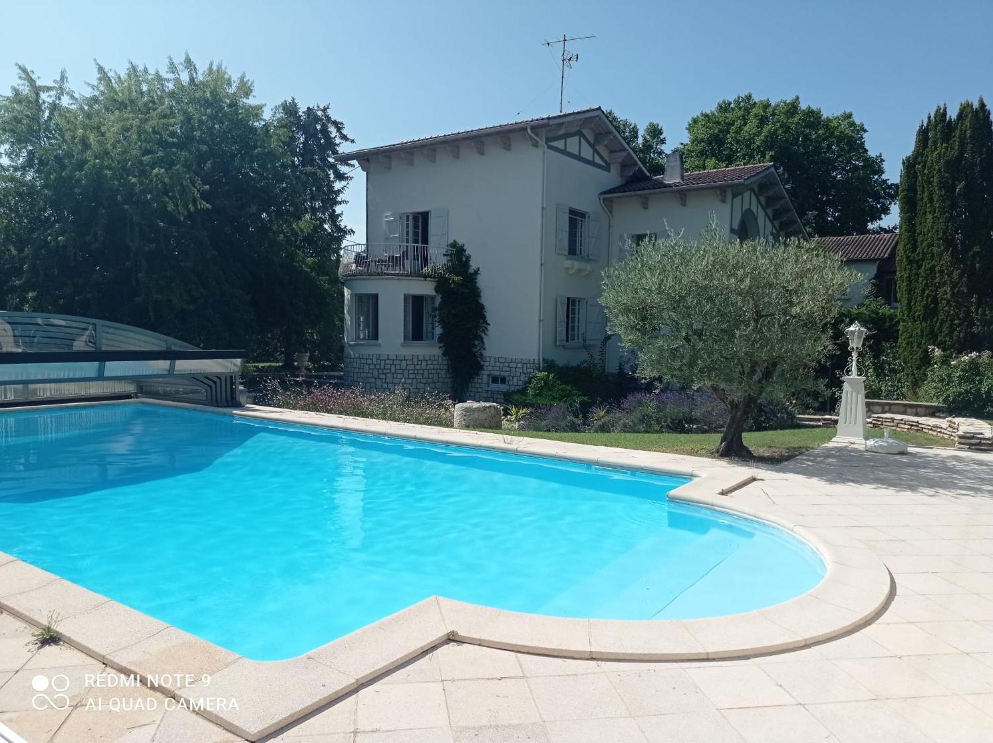 La Maison Basque Sainte-Livrade-sur-Lot Buitenkant foto