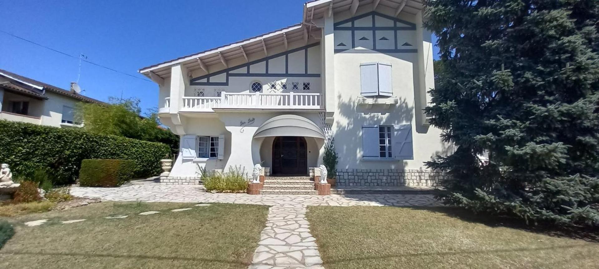 La Maison Basque Sainte-Livrade-sur-Lot Buitenkant foto