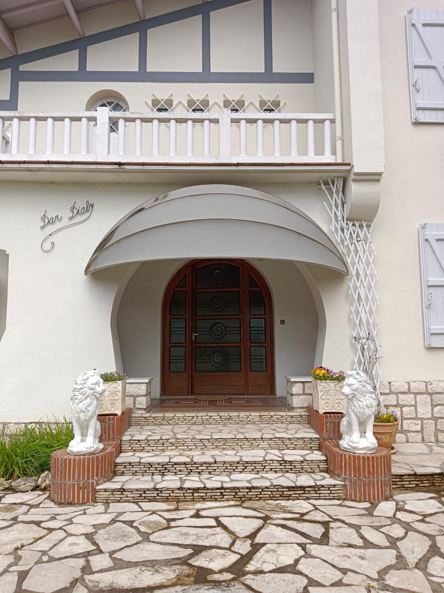 La Maison Basque Sainte-Livrade-sur-Lot Buitenkant foto
